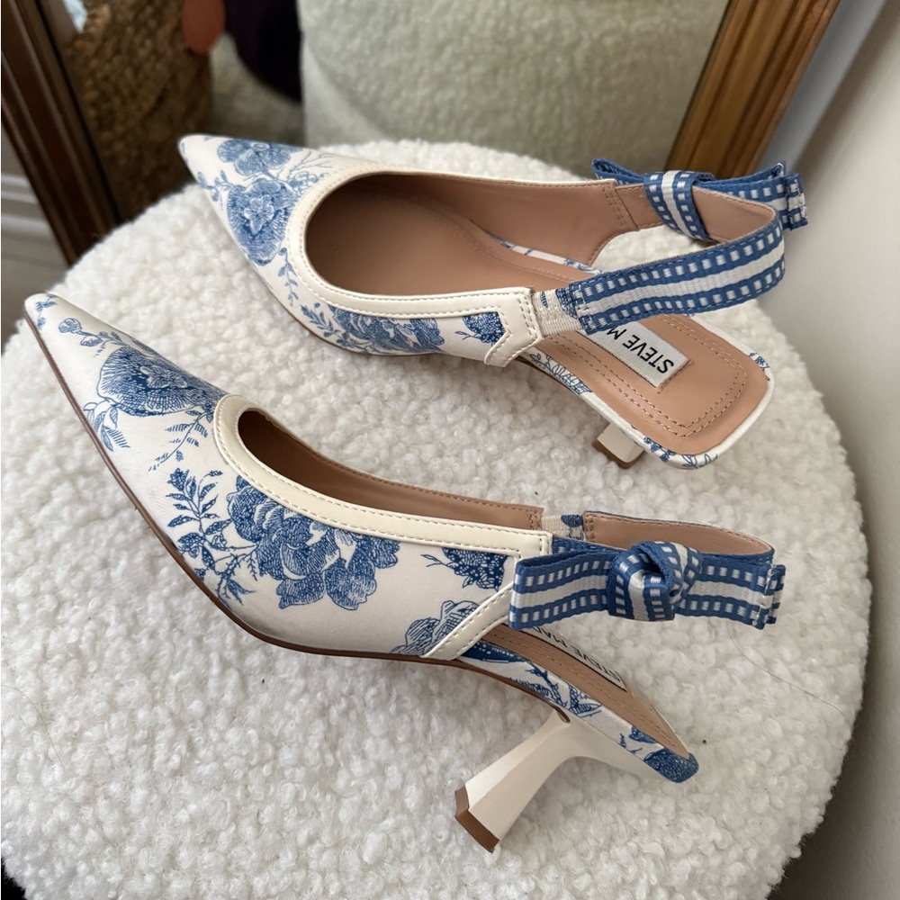 Steve Madden Blue and White Floral Heels